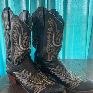 Luchese 1883 Women’s western embroidered boots size 8